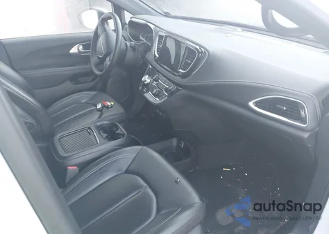 2023 Chrysler Pacifica Hybrid Touring L z USA, uszkodzony, nr VIN 2C4RC1L7XPR502950